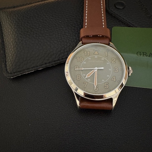 NWOT Grant Brown 9422-B 43mm Quartz Leather Men's Watch - Picture 3 of 8